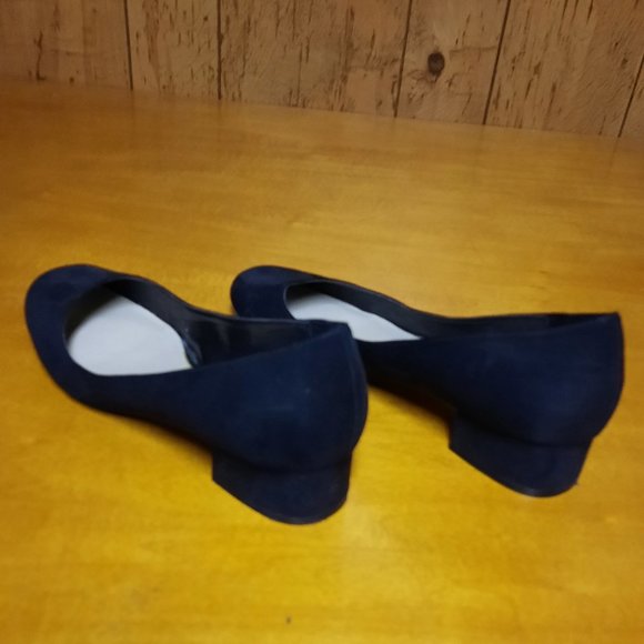 Aldo Low-heeled Black Dress Shoes, Size 8 - Picture 2 of 6